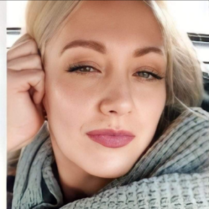 Profile photo of Shanna Collins